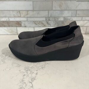 Cloudsteppers by Clarks Women's Gray Suede Comfort Slip-On Wedges Size 7.5